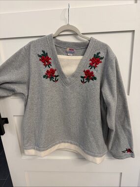 Vintage Sporting Club Gray Fleece V-Neck Sweater with Red Poinsettia Embroidery